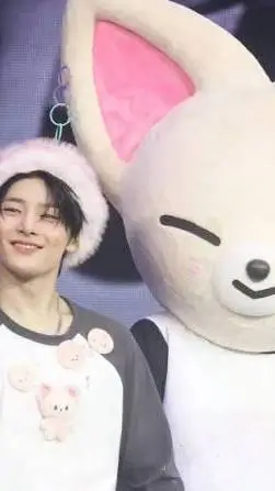 ai character: WRRE BACK SKZ  background