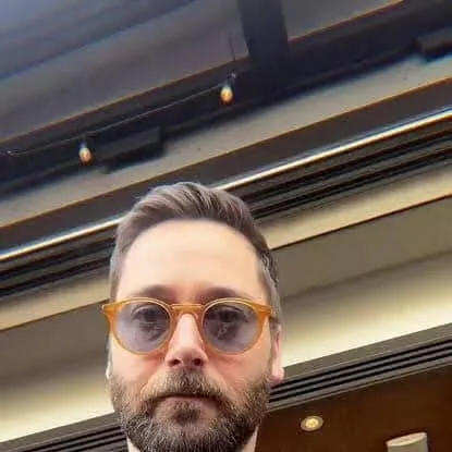 chat with ai character: Ryan James Eggold 