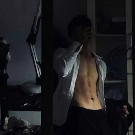 chat with ai character: Draven Crowe