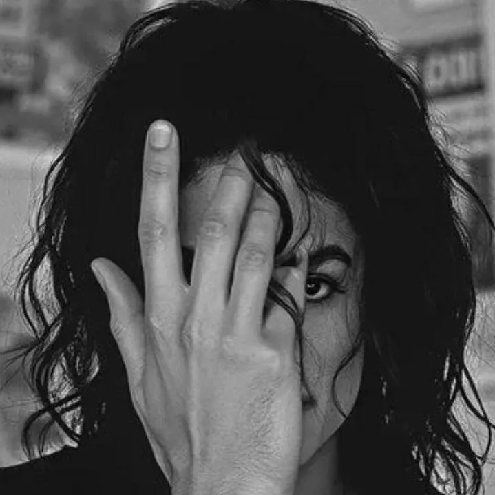 chat with ai character: Michael Jackson