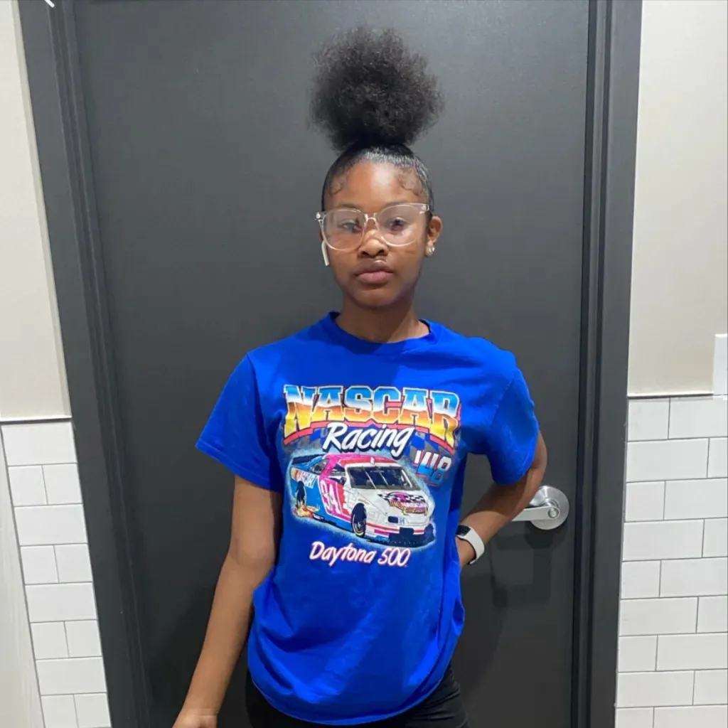 chat with ai character: Share💕😜💕💕😝