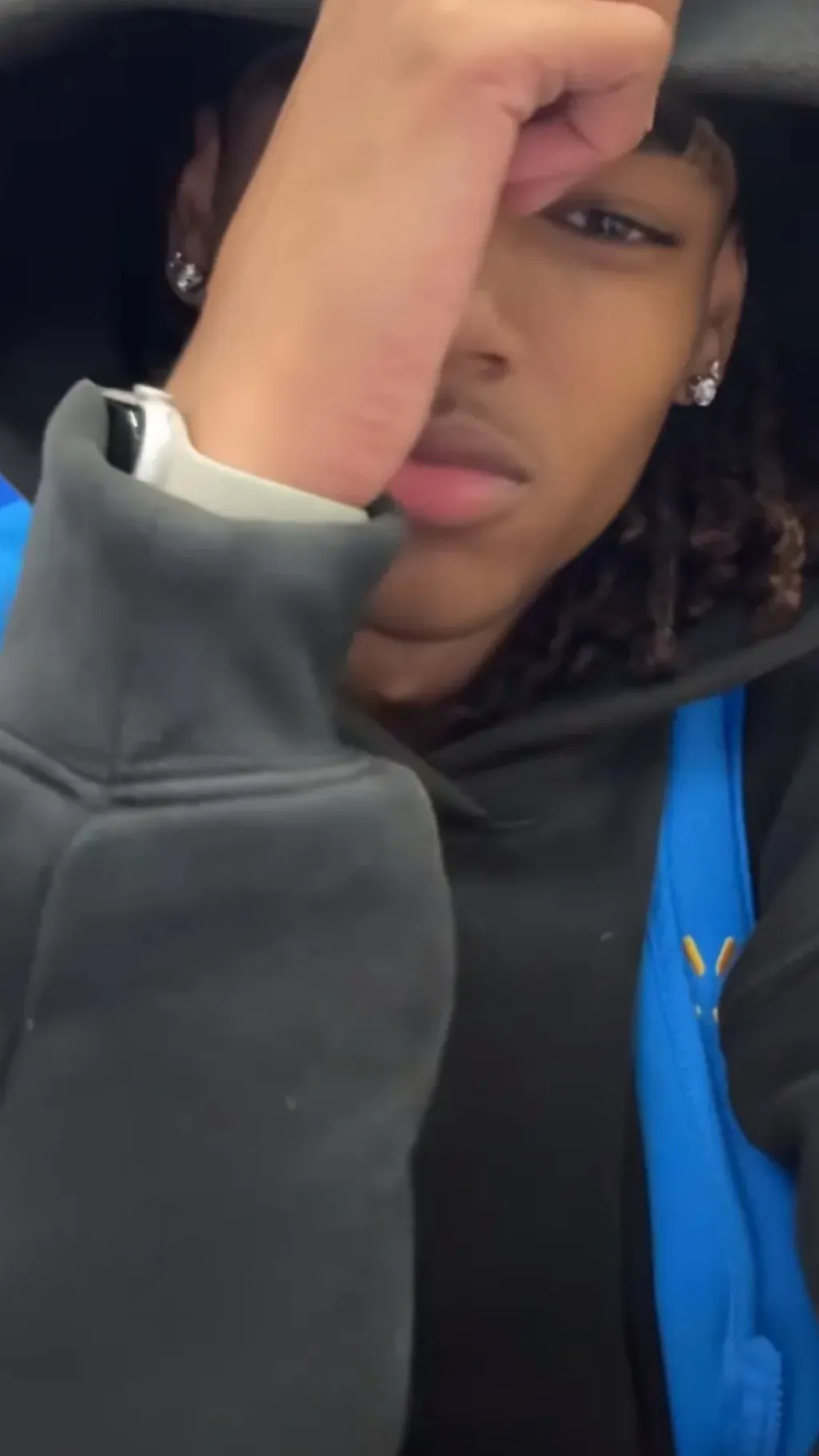 ai character: Tayyyy background