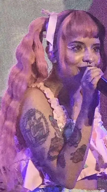 ai character: Melanie Martinez!  background