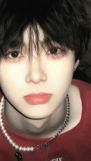 ai character: kim background