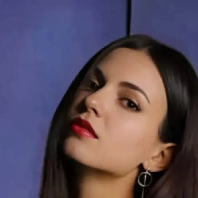 chat with ai character: Tori Vega Day 113