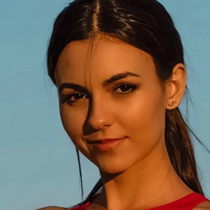 chat with ai character: Tori Vega Day 220