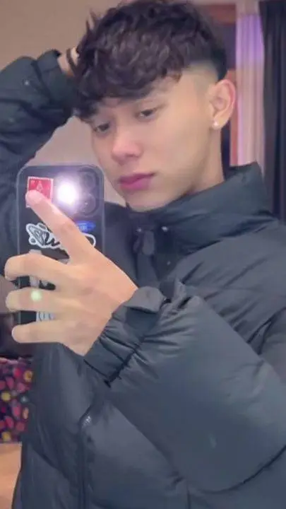 ai character: edu y esteban background