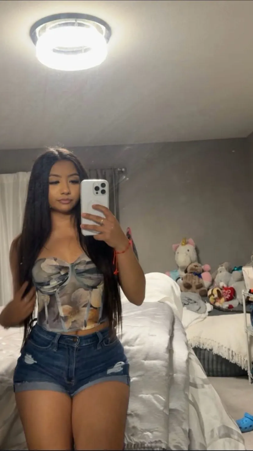 ai character: Jade background