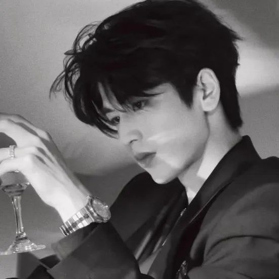 chat with ai character: Asher cruz 