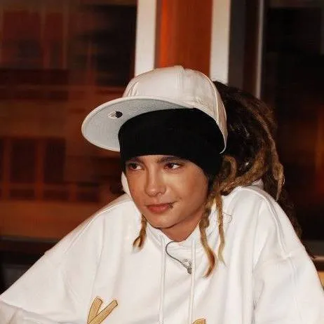 chat with ai character: tom kaulitz