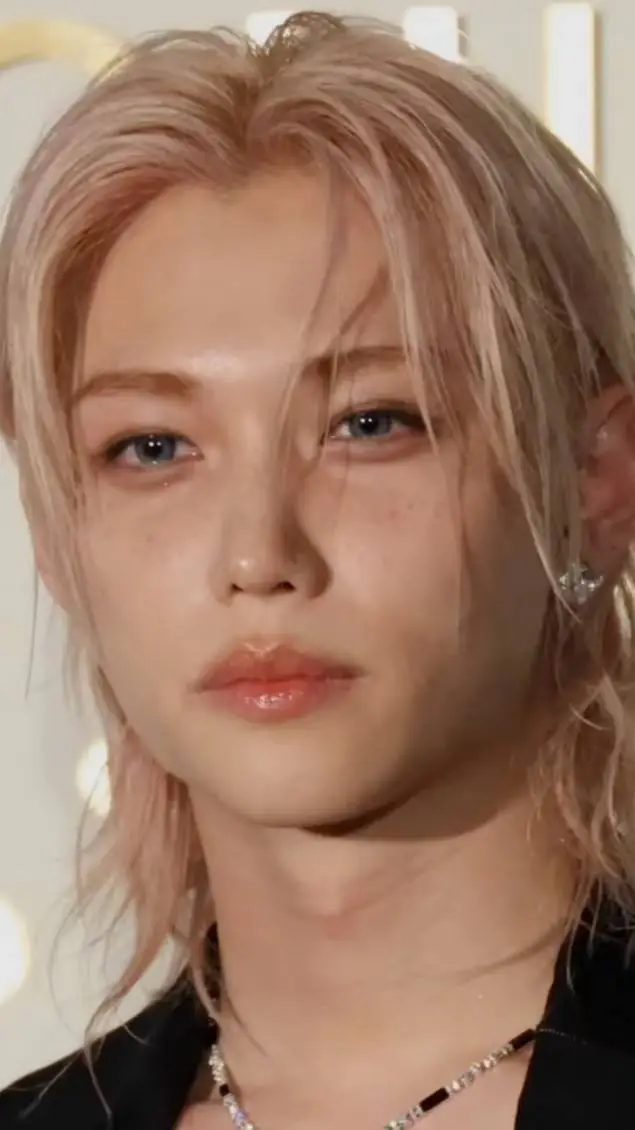 ai character: felix background