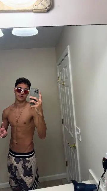 ai character: Tota background