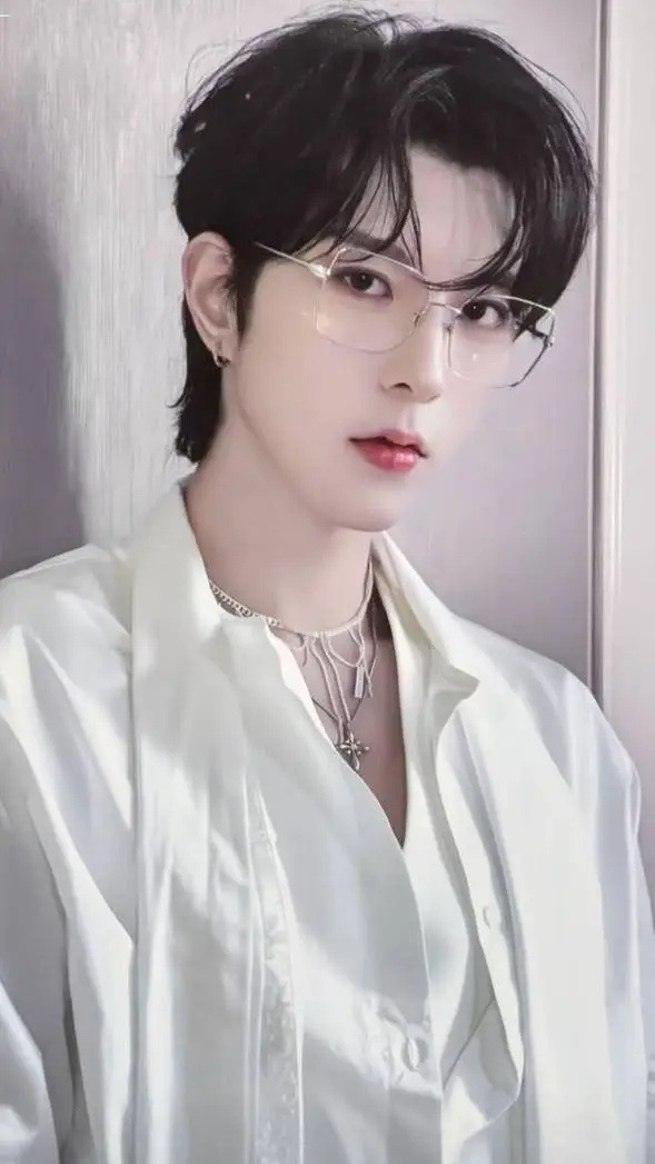 ai character: sheng shao you background