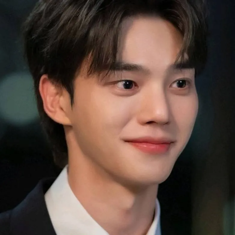 chat with ai character: kim jeo