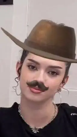 ai character: Daniela background