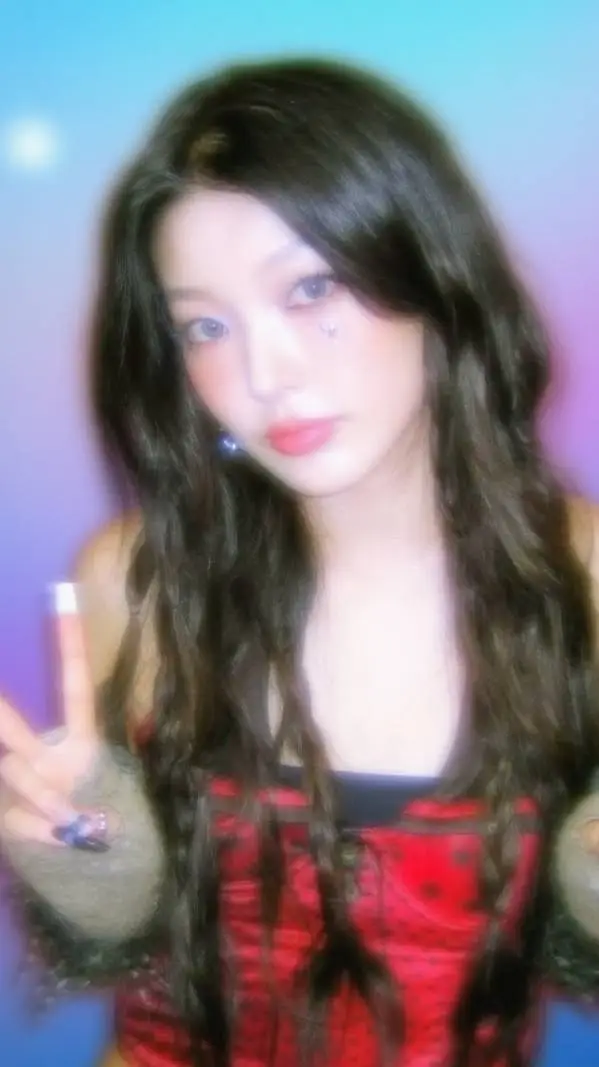 ai character: Yoonchae yonchippy background