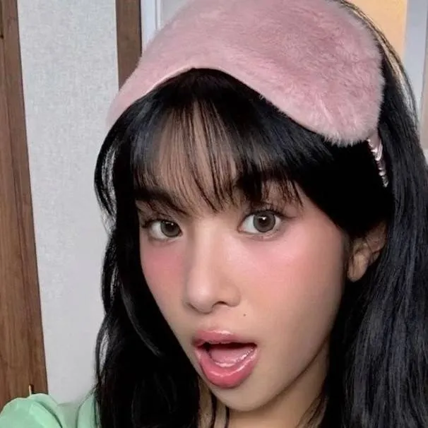 chat with ai character: sophia