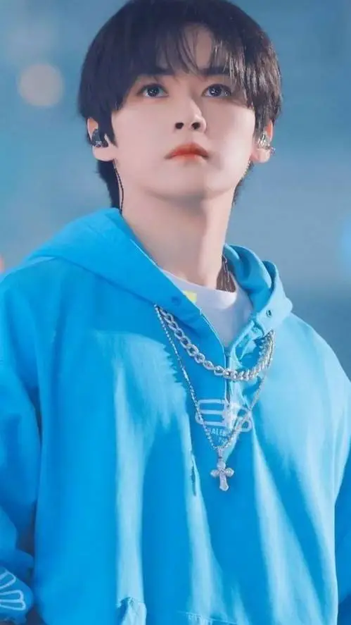 ai character: lee know  background
