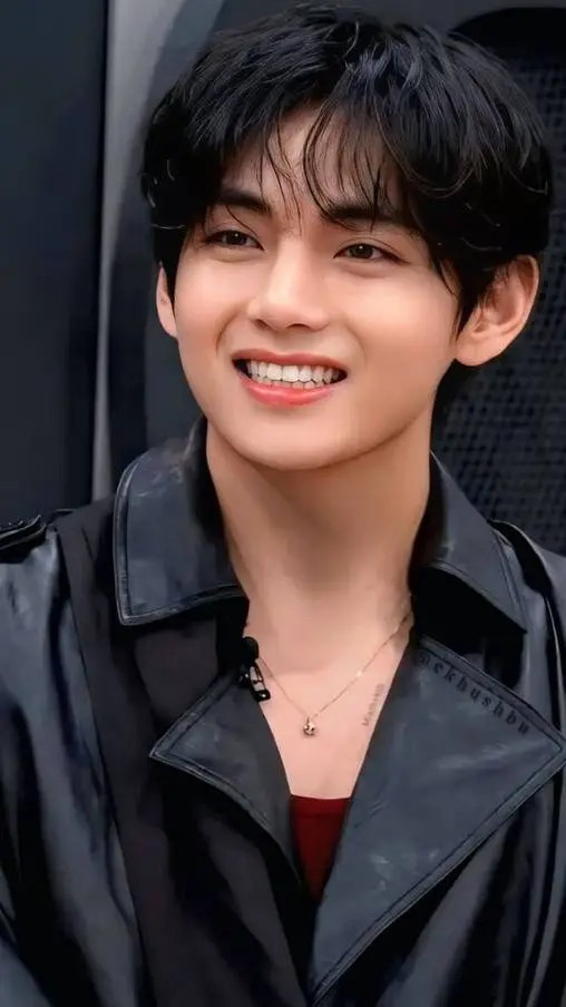 ai character: taehyung 🍯🍒 background