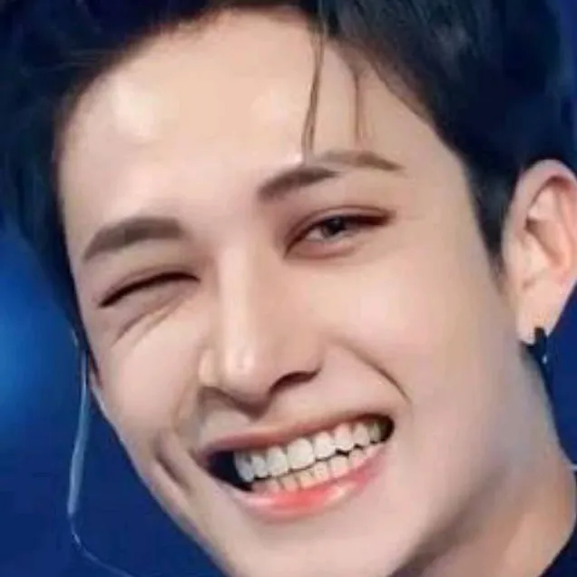 chat with ai character: BangChan