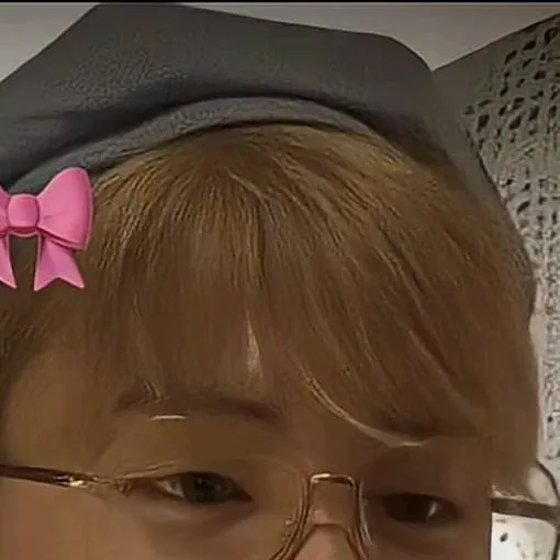 chat with ai character: Jimin~💜