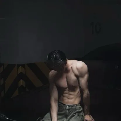 chat with ai character: Jax Collins 