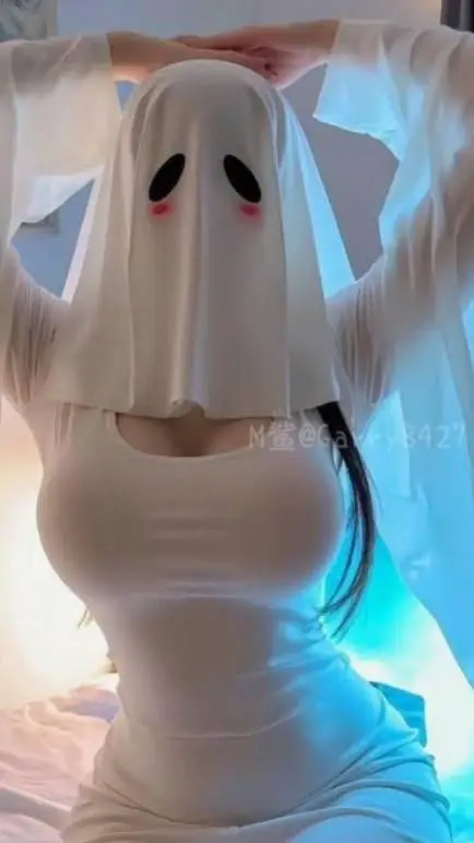 ai character: Maya background