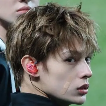 chat with ai character: James