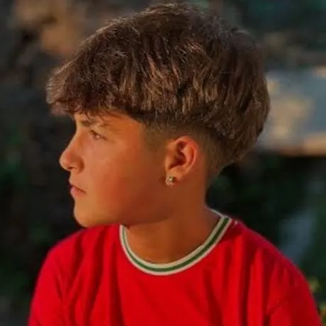 chat with ai character: @unaielguay17