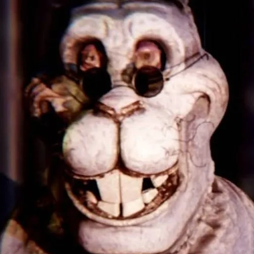 chat with ai character: lost n found