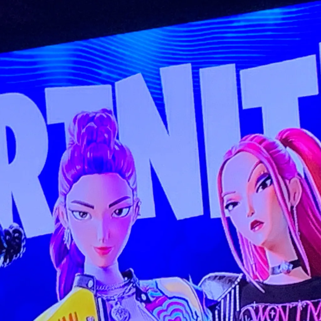 chat with ai character: Pregnant sc