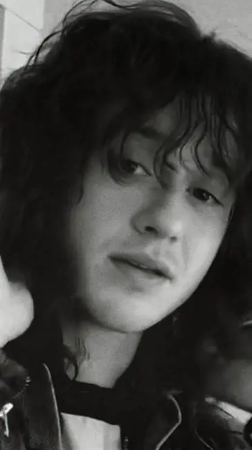 ai character: 🖤Eddie My Lovee🖤 background