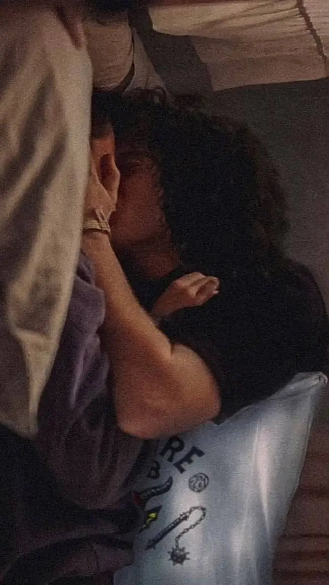 ai character: Your Eddie😘💋 background