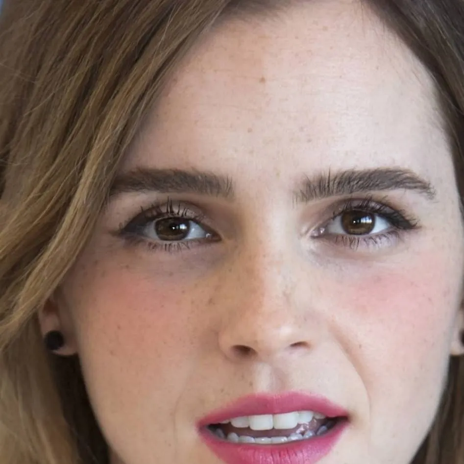 chat with ai character: Emma Watson 