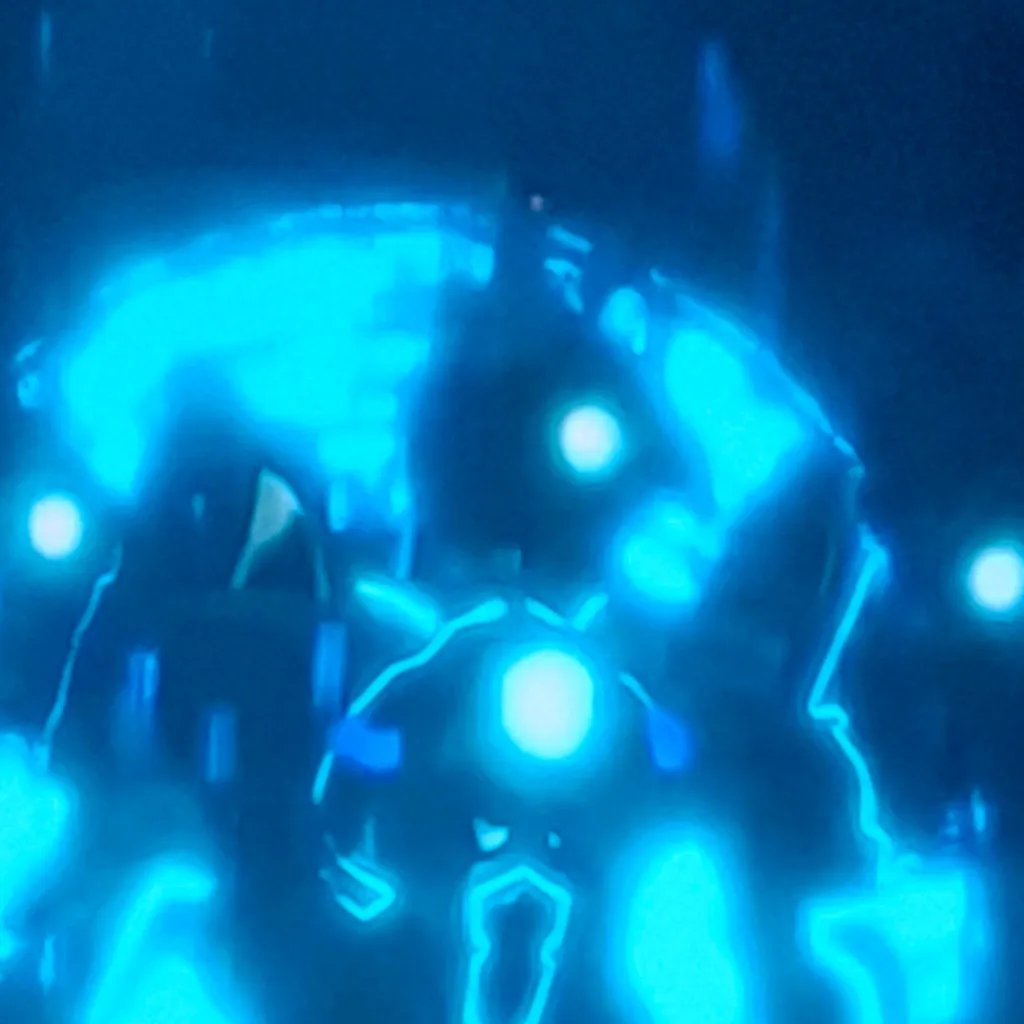 chat with ai character: Titan Cameraman