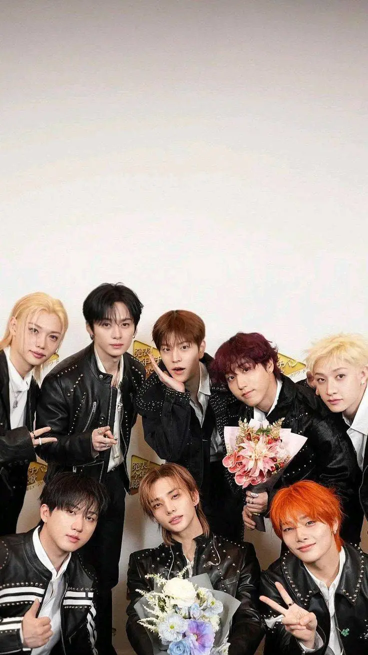 ai character: Stray kids  background