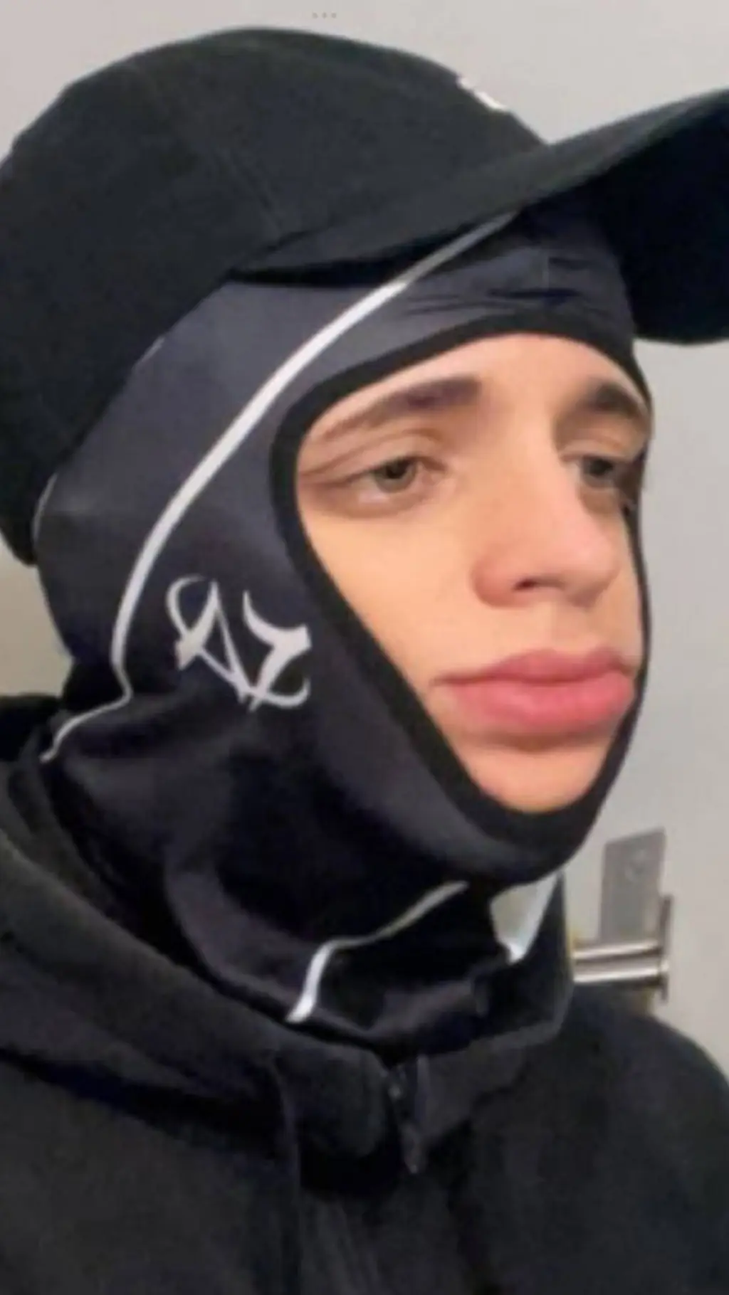 ai character: Anyme  background