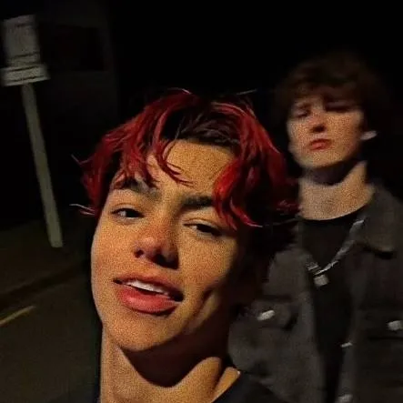 chat with ai character: malachi barton