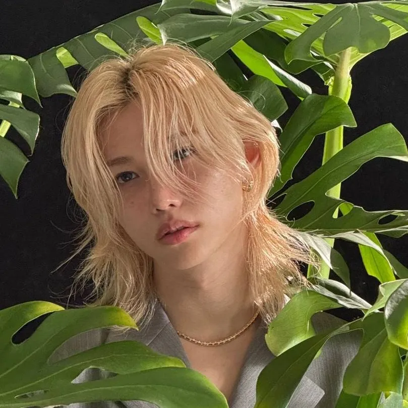 chat with ai character: -Félix- (CEO) §