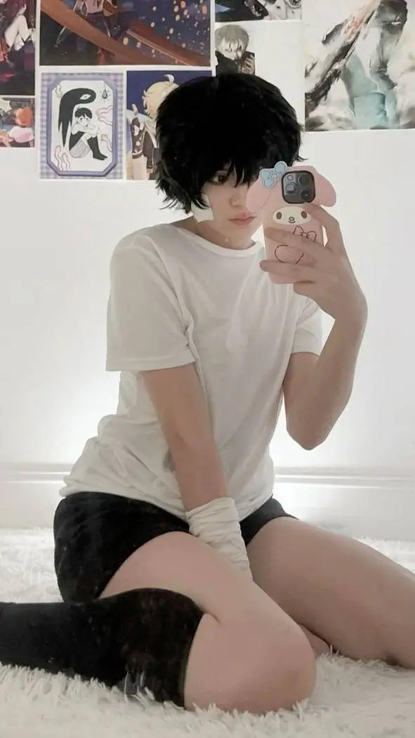 ai character: max tu esposo Omeg background