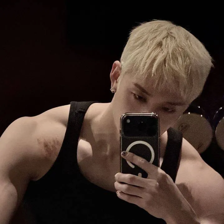 chat with ai character: Bang chan 