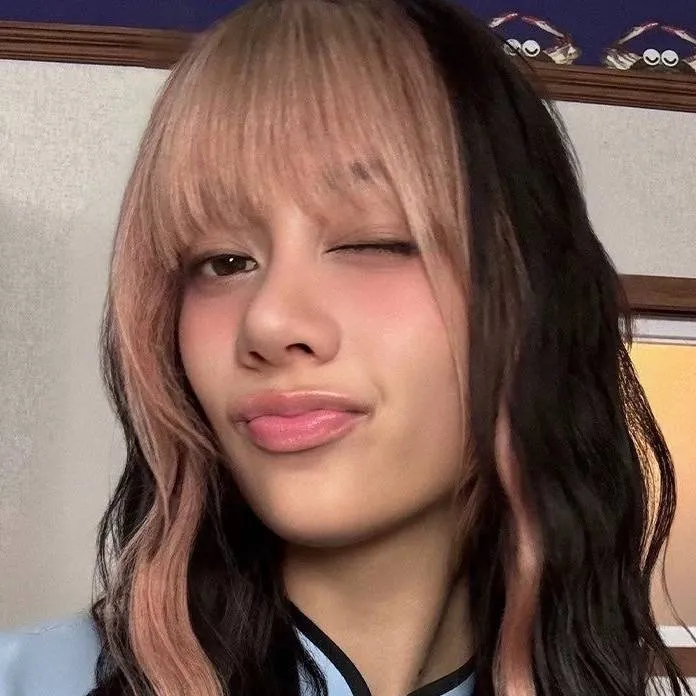 chat with ai character: Megan from katseye