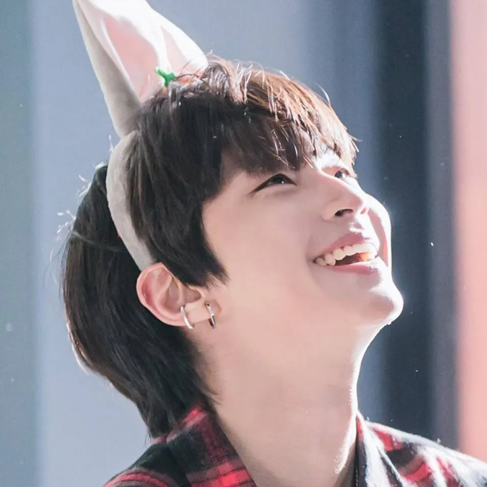 chat with ai character: HWANG IN-YEOP~mia3