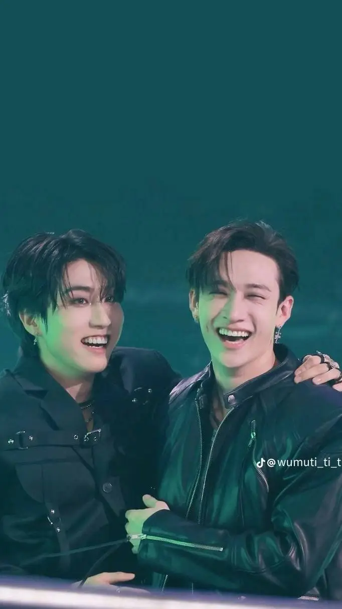 ai character: han et bangchan  background