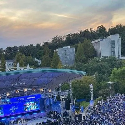chat with ai character: Yonsei festivaluni