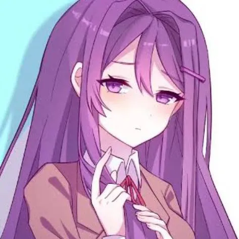 chat with ai character: Yuri🔪💜