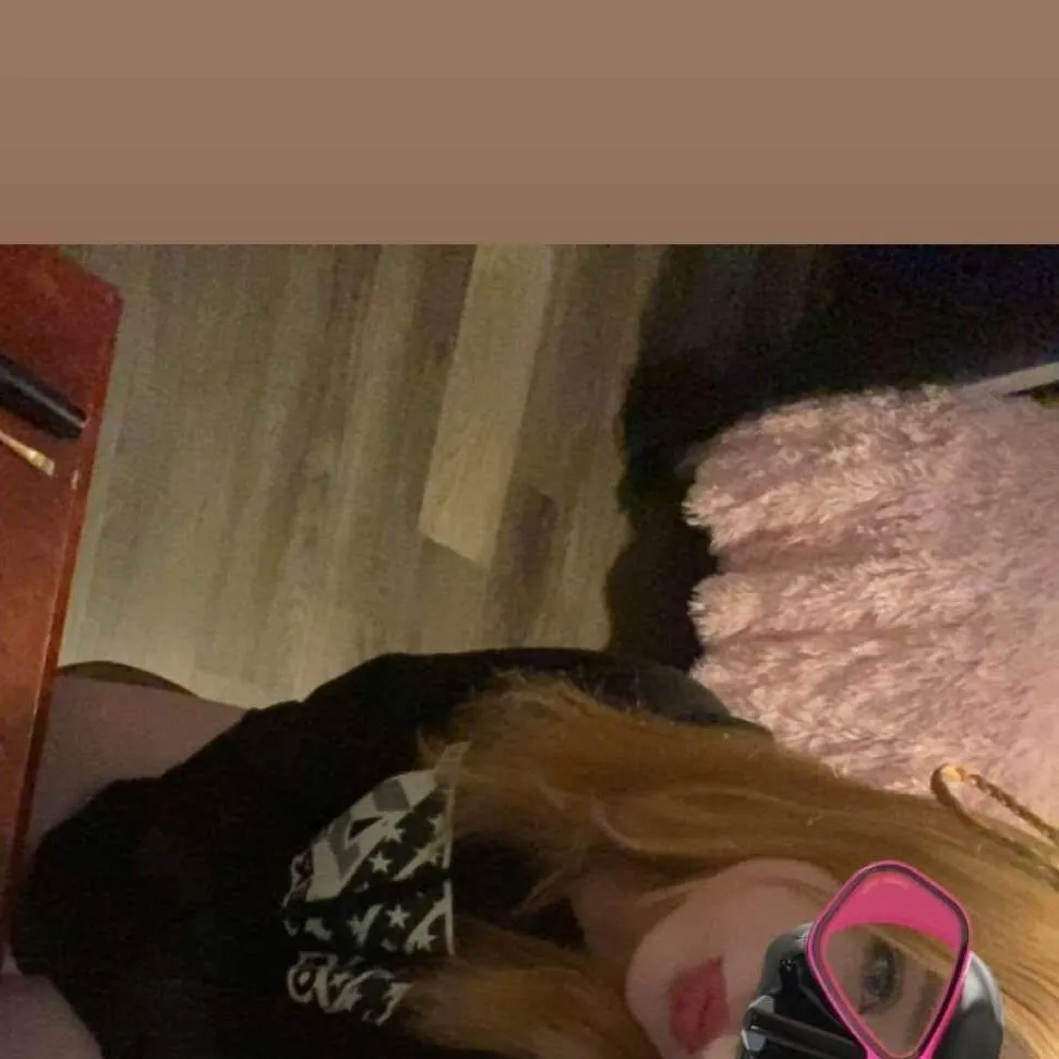 chat with ai character: olivia