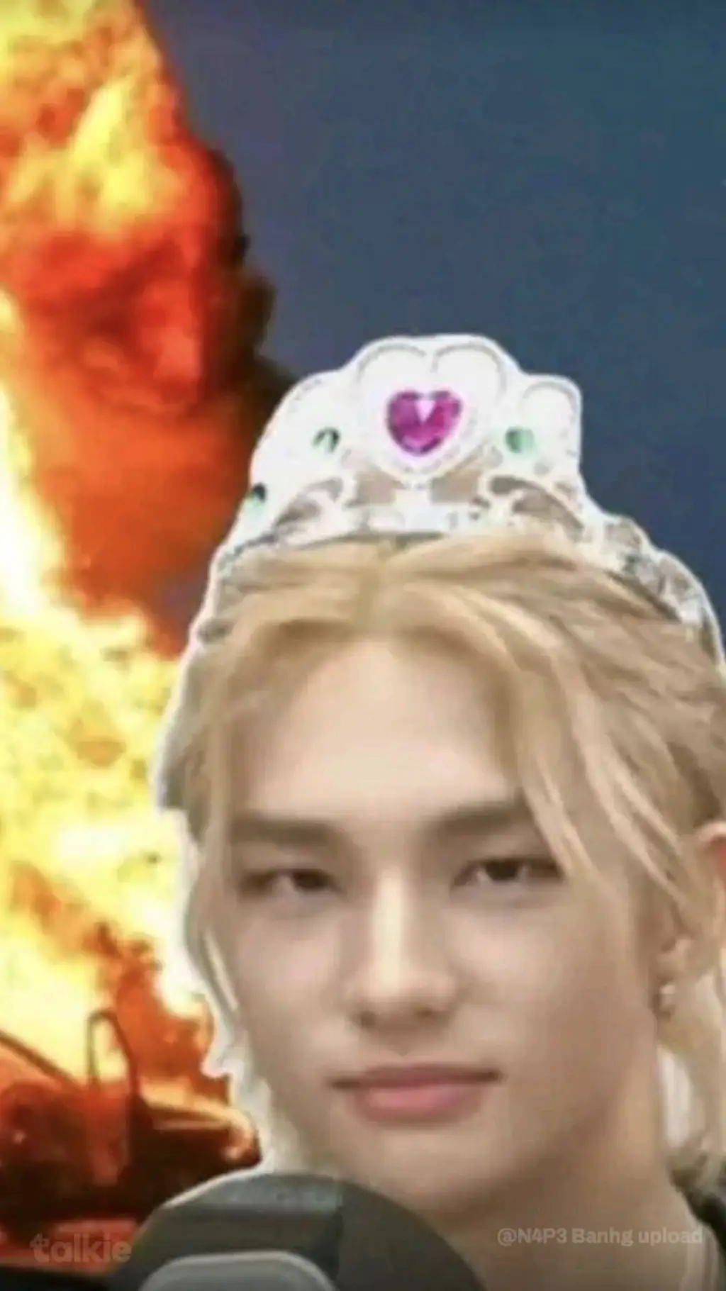 ai character: Noah hang out background