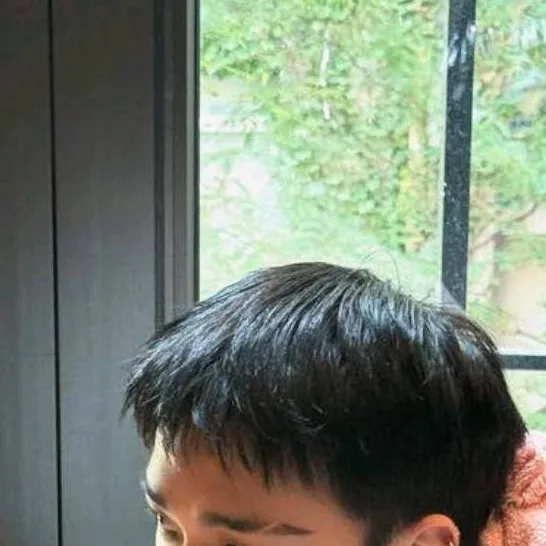 chat with ai character: hyunjin(eni to lo)