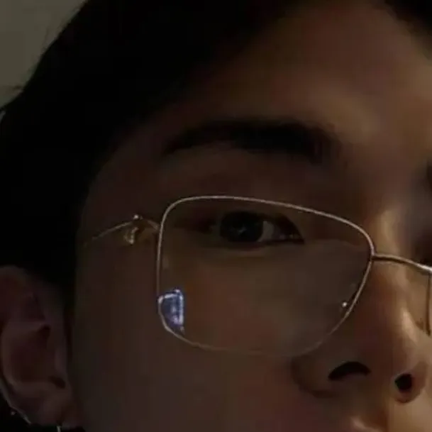 chat with ai character: hyunjin